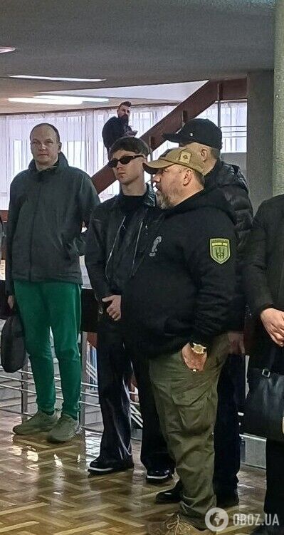 Фанати навколішках, на вулиці стоїть запах марихуани: як пройшло прощання з "Дизелем" із Green Grey. Фото і відео