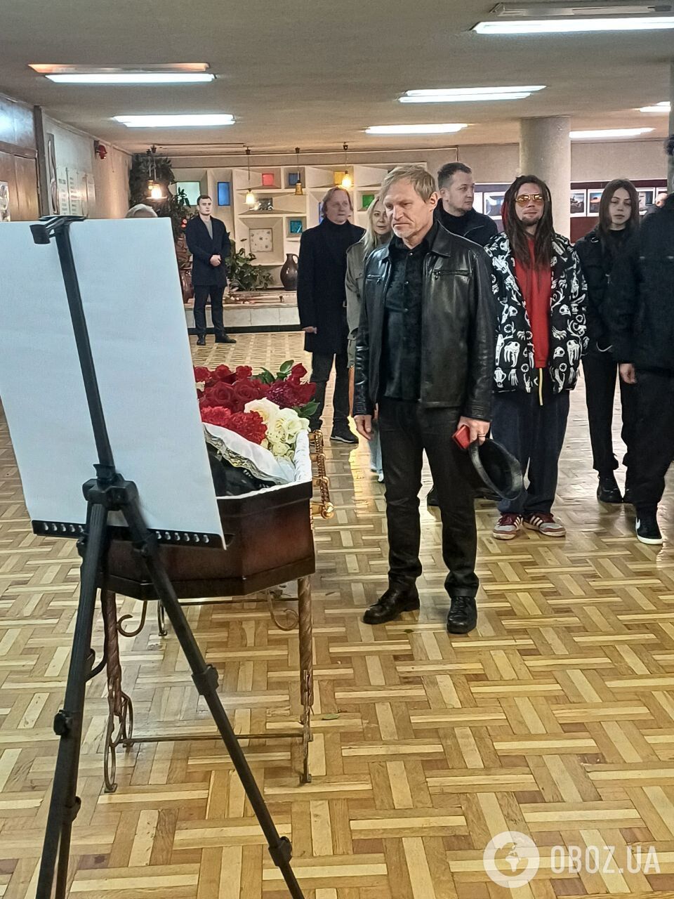 Фанати навколішках, на вулиці стоїть запах марихуани: як пройшло прощання з "Дизелем" із Green Grey. Фото і відео