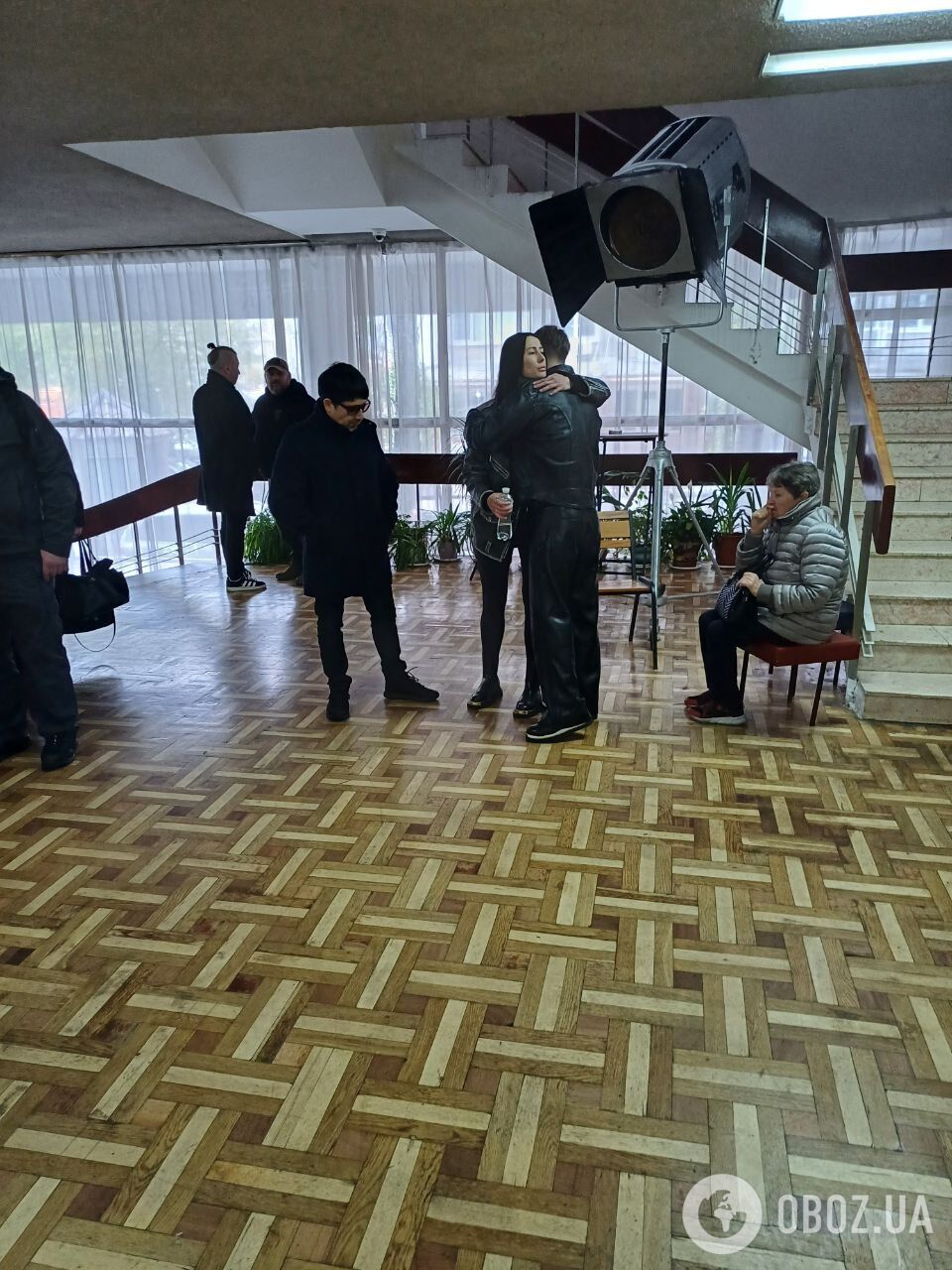 Фанати навколішках, на вулиці стоїть запах марихуани: як пройшло прощання з "Дизелем" із Green Grey. Фото і відео