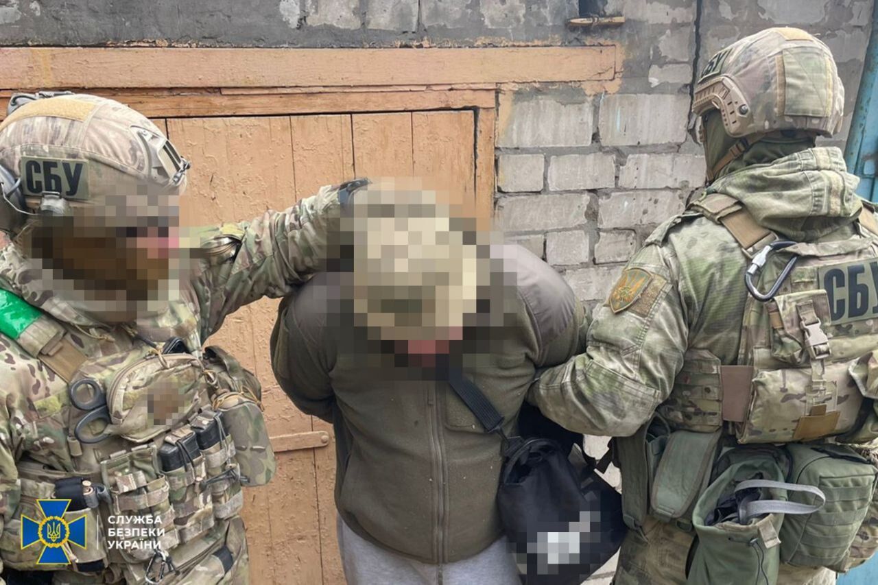 В Україні затримали ділків, які намагалися налагодити нелегальний продаж "трофейної" зброї. Фото