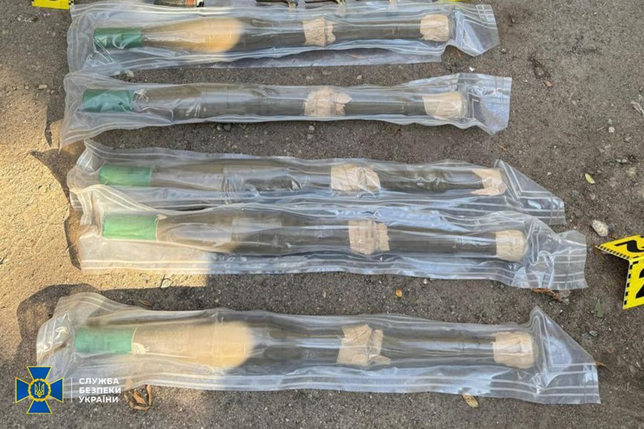 В Україні затримали ділків, які намагалися налагодити нелегальний продаж "трофейної" зброї. Фото