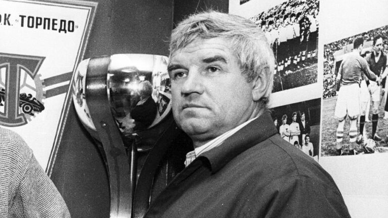 У Росії помер титулований футболіст-рекордсмен, який двічі вигравав чемпіонат СРСР