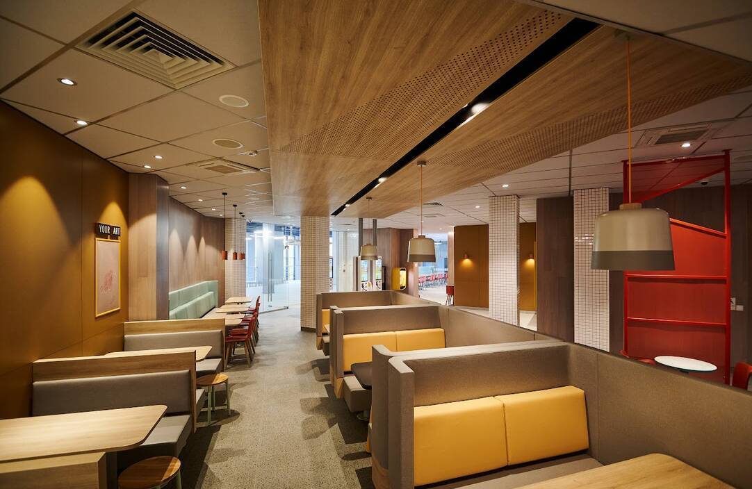 У Києві відкрився 50-й ресторан McDonald’s на цікавій локації. Фото