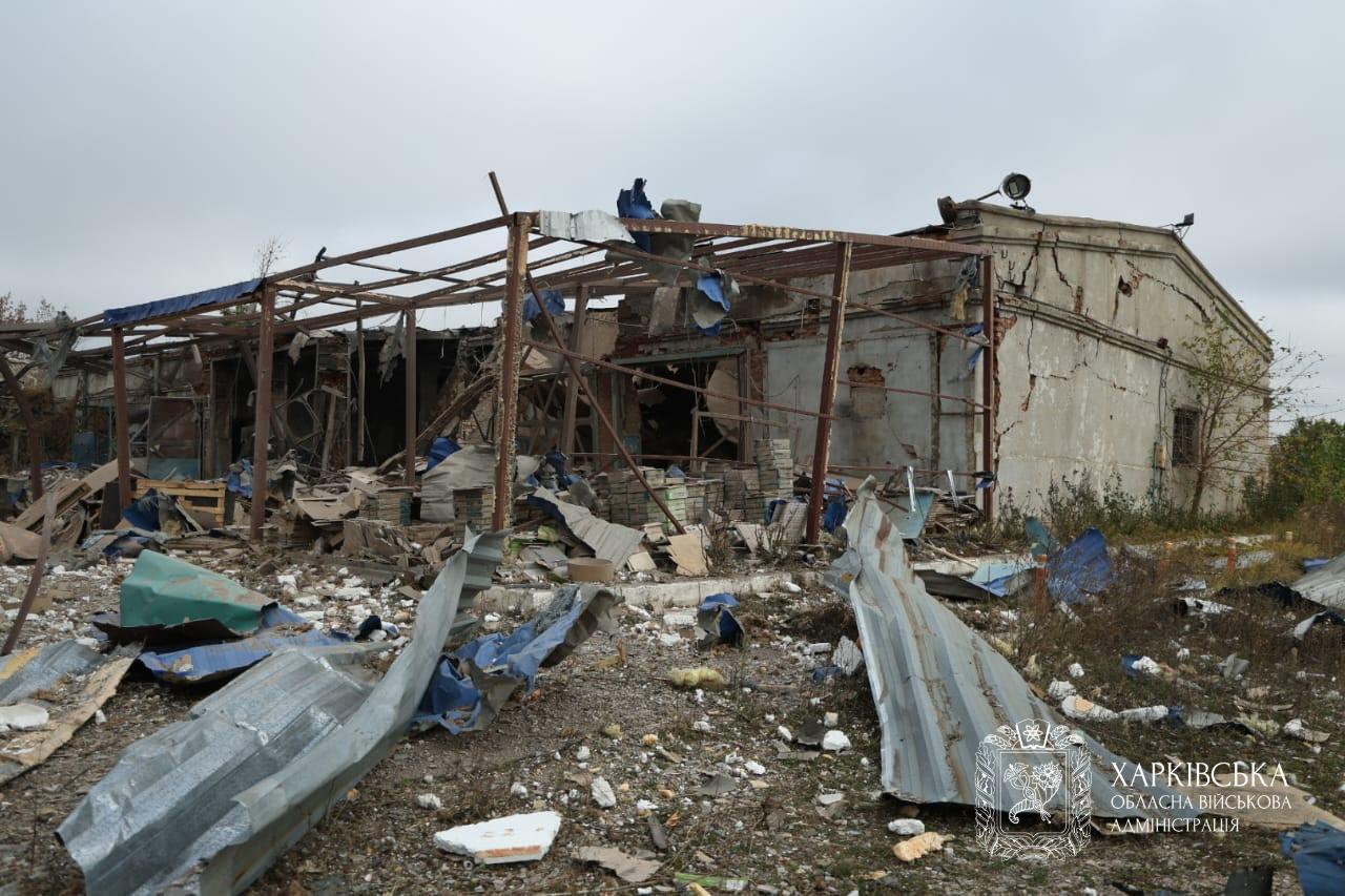 Окупанти атакували Харків: є влучання по підприємству і поранені. Фото