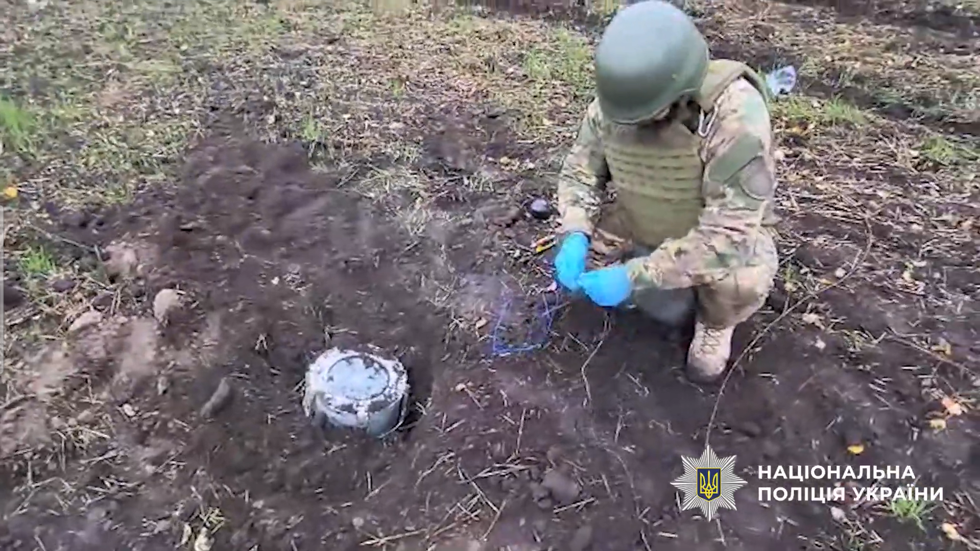 На Київщині знищили бойову частину "Шахеда", яку знайшли посеред поля. Відео