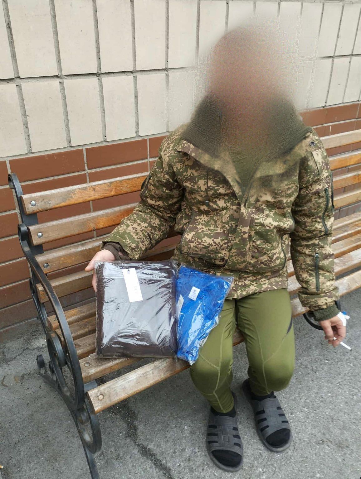 Не будьте байдужими: в шпиталі критично потрібен одяг для важкопоранених, а на фронт – дрони і зарядні станції