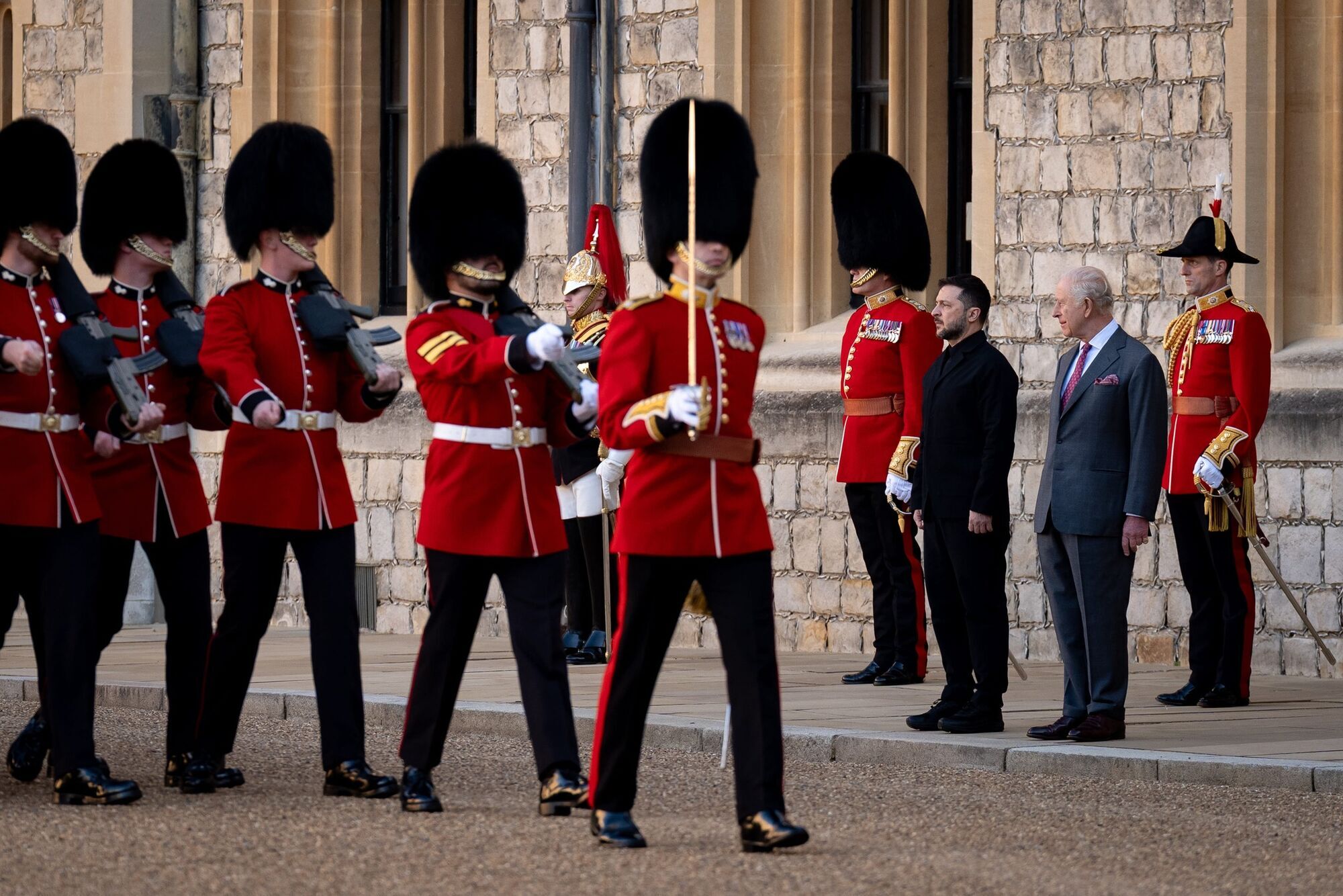 Зеленський відвідав Британію і зустрівся з королем Чарльзом III та прем'єром Стармером. Відео