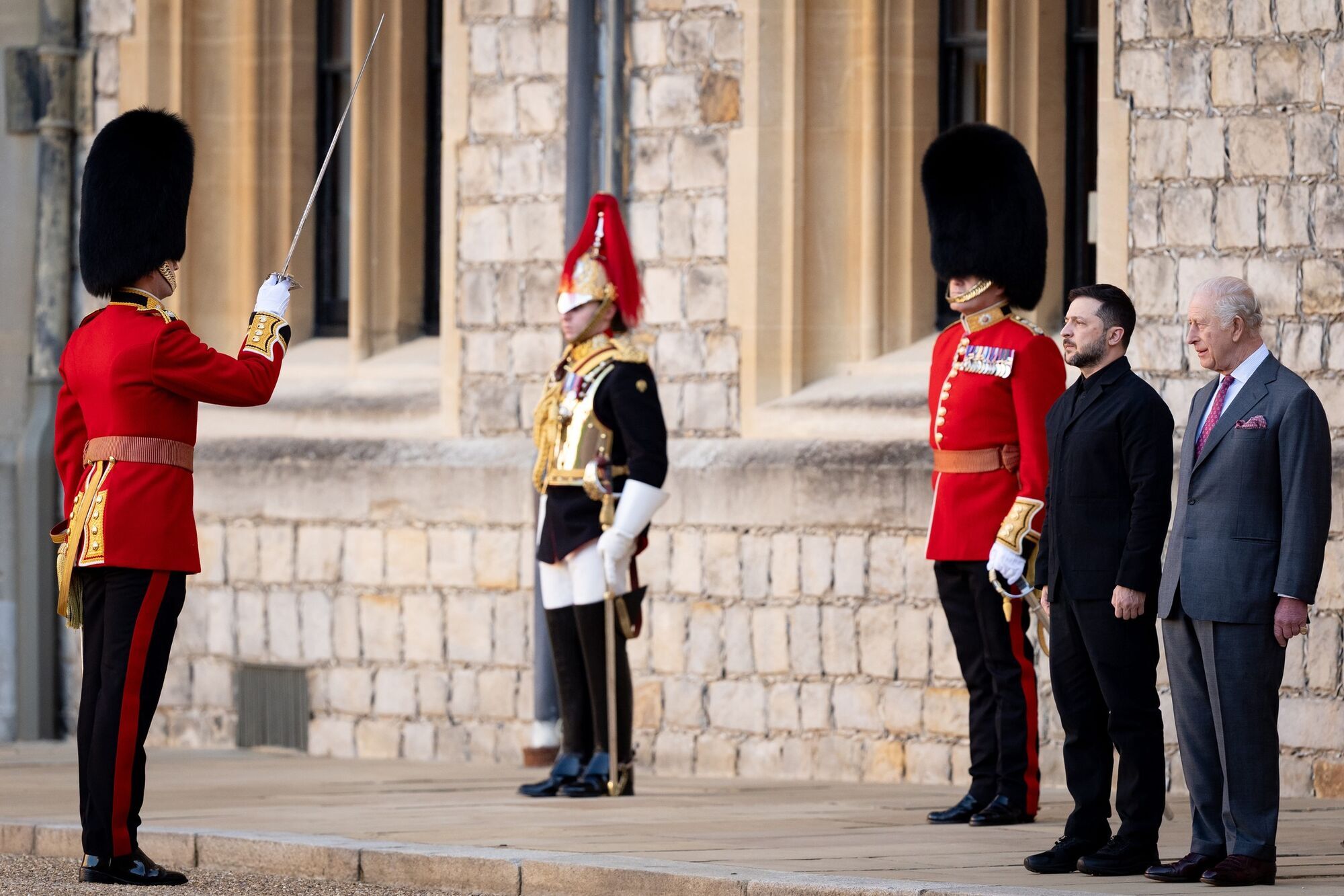 Зеленський відвідав Британію і зустрівся з королем Чарльзом III та прем'єром Стармером. Відео