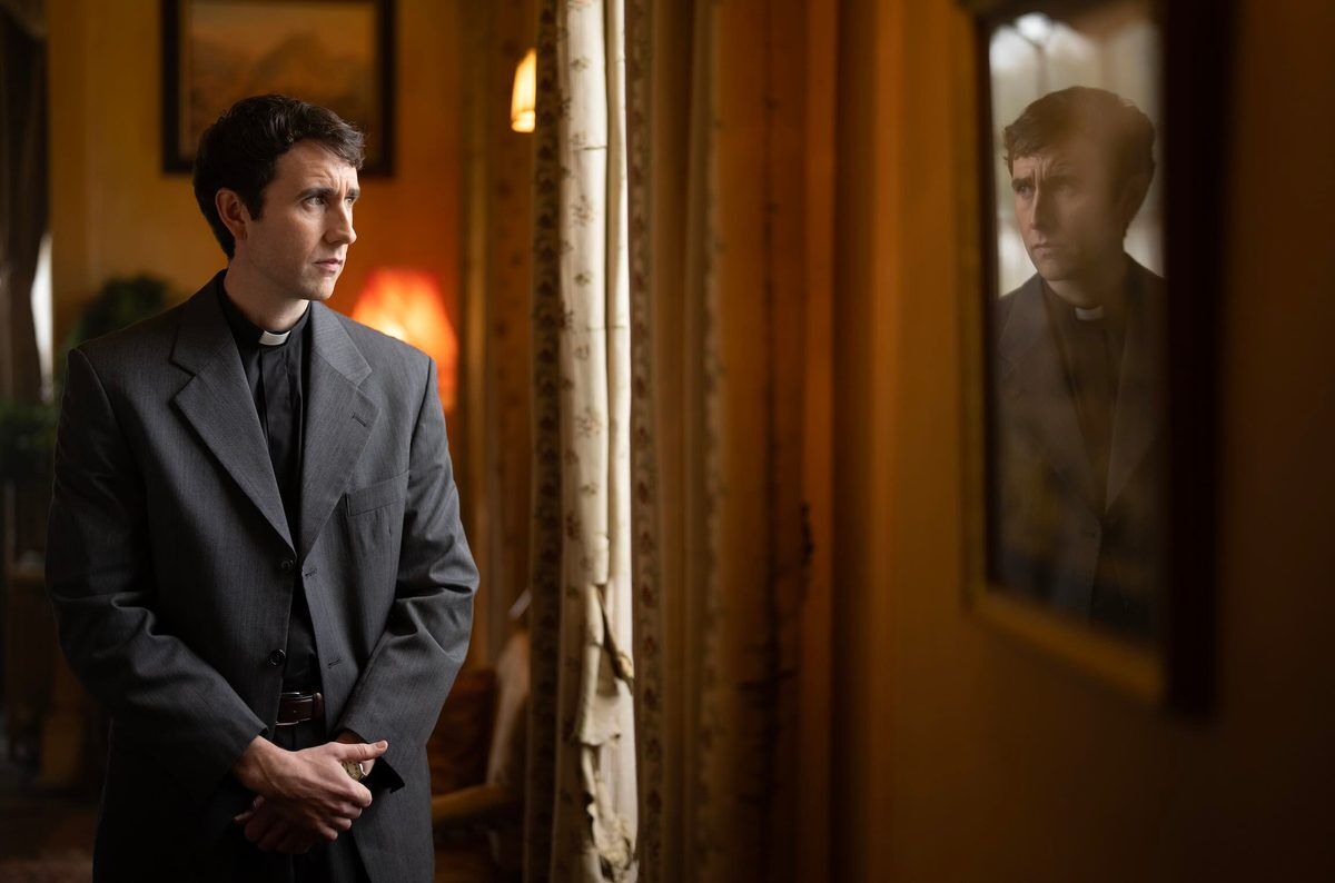 Порівнюють із "Ножі наголо": вийшов новий детектив "Вбивство перед вечірньою"