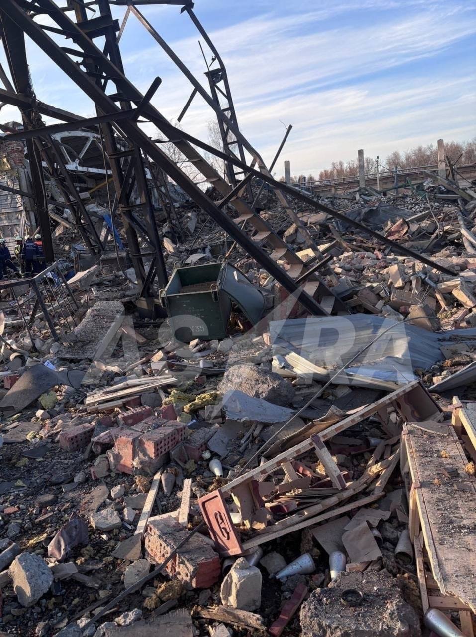 Снаряди тепер довго не вироблятиме: в мережі показали уражений українськими дронами військовий завод поблизу Челябінська. Фото