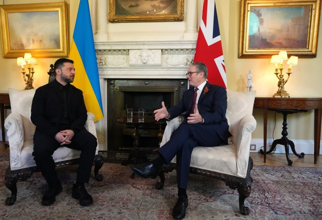 "Путін хоче гуманітарної катастрофи в Україні цієї зими": Зеленський зустрівся зі Стармером у Лондоні. Фото