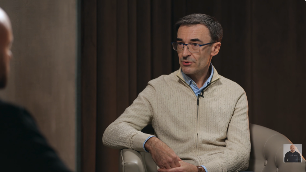 Легенда укрТБ Олег Панюта пояснив, чому в дитинстві відмовився від української мови, і згадав єдину людину, яка його зупиняла