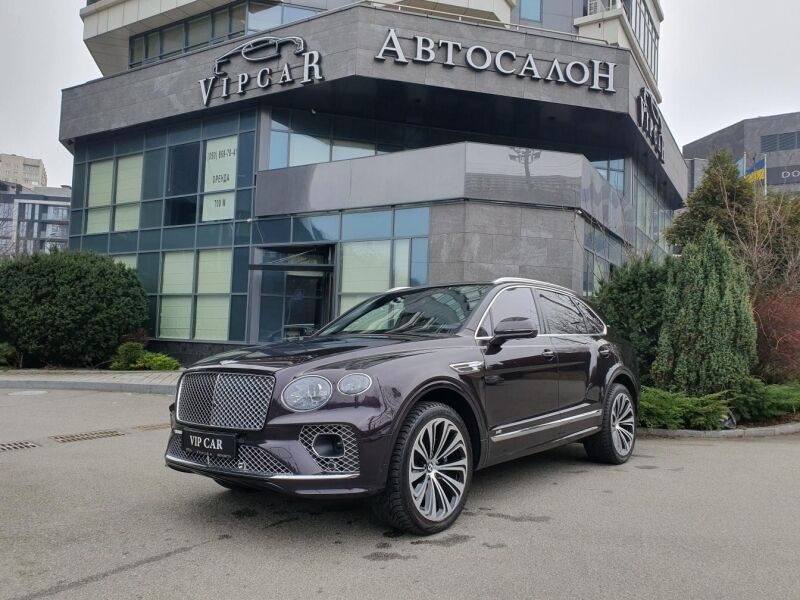 Забарний засвітився в Парижі зі своєю "іграшкою" за 12 млн грн. Відео