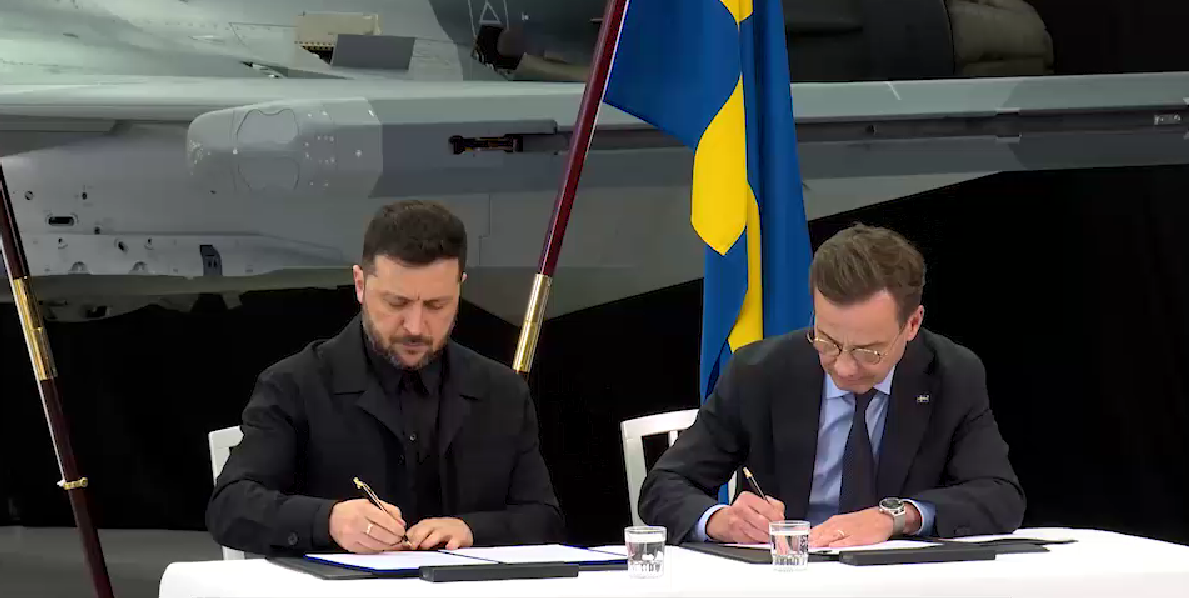 "Це частина наших гарантій безпеки": Зеленський сказав, коли Україна отримає перші "Гріпени". Відео "Це частина наших гарантій безпеки": Зеленський сказав, коли Україна отримає перші "Гріпени". Відео