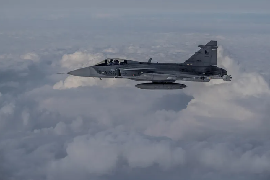 "Це частина наших гарантій безпеки": Зеленський сказав, коли Україна отримає перші "Гріпени". Відео "Це частина наших гарантій безпеки": Зеленський сказав, коли Україна отримає перші "Гріпени". Відео