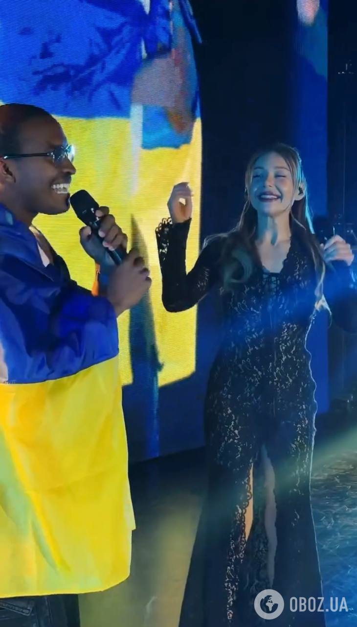 Тіна Кароль на концерті в Німеччині зворушила фаната-іноземця та здійснила його давню мрію. Відео