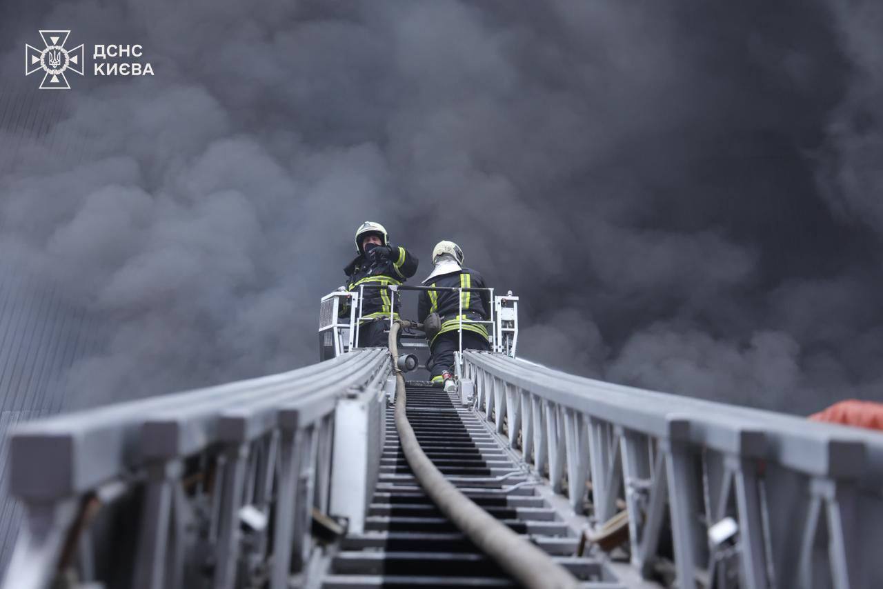"Потрібна відповідь сильних держав": Зеленський розповів, скільки балістичних ракет і "Кинджалів" запустила Росія по Україні з початку року