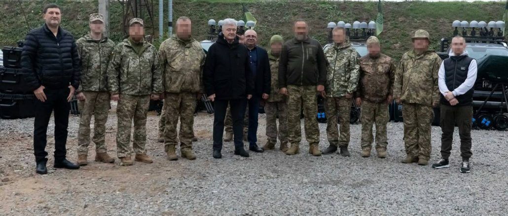 Порошенко передав ще одну партію "Ай-Петрі" у війська для захисту українського неба