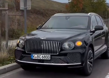 Забарний засвітився в Парижі зі своєю "іграшкою" за 12 млн грн. Відео