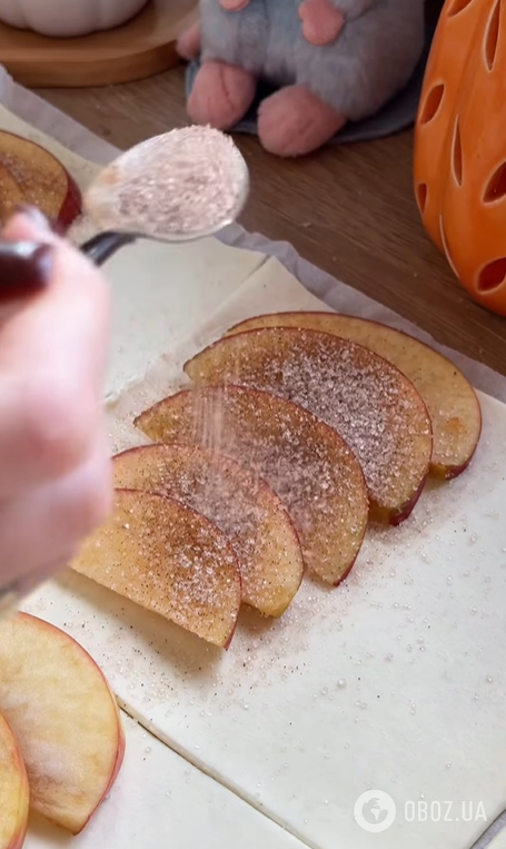 Вкусные яблочные слойки из слоеного теста: готовятся 15 минут