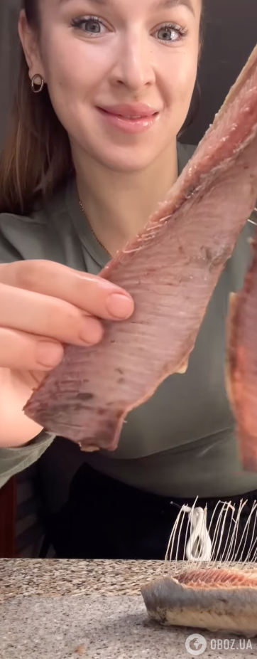 Як одним рухом відокремити всі кістки з оселедця: ділимося лайфхаком