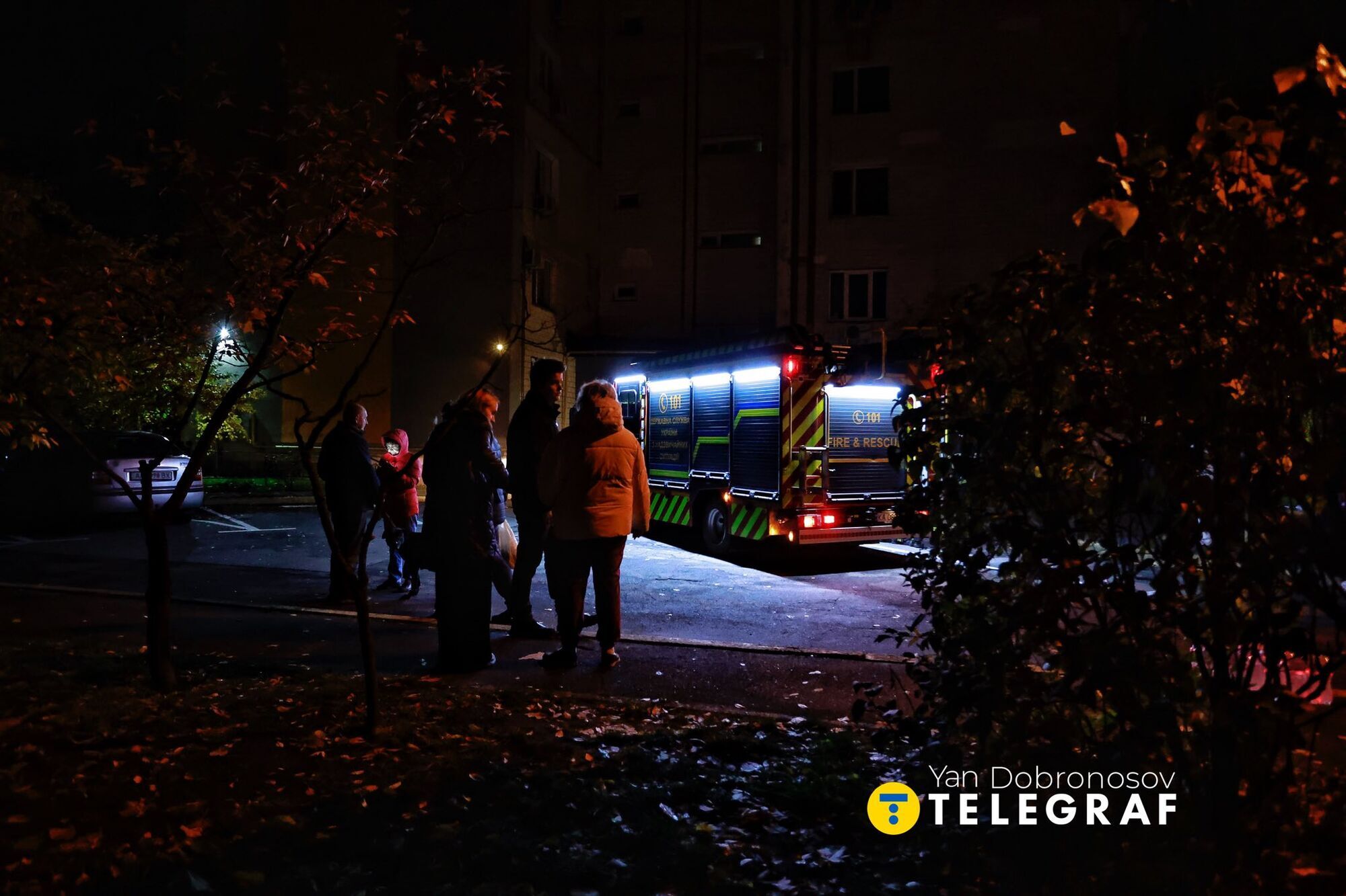 В стене дыра, есть раненые: в Киеве жилой дом пострадал от ударов армии России. Фото и видео