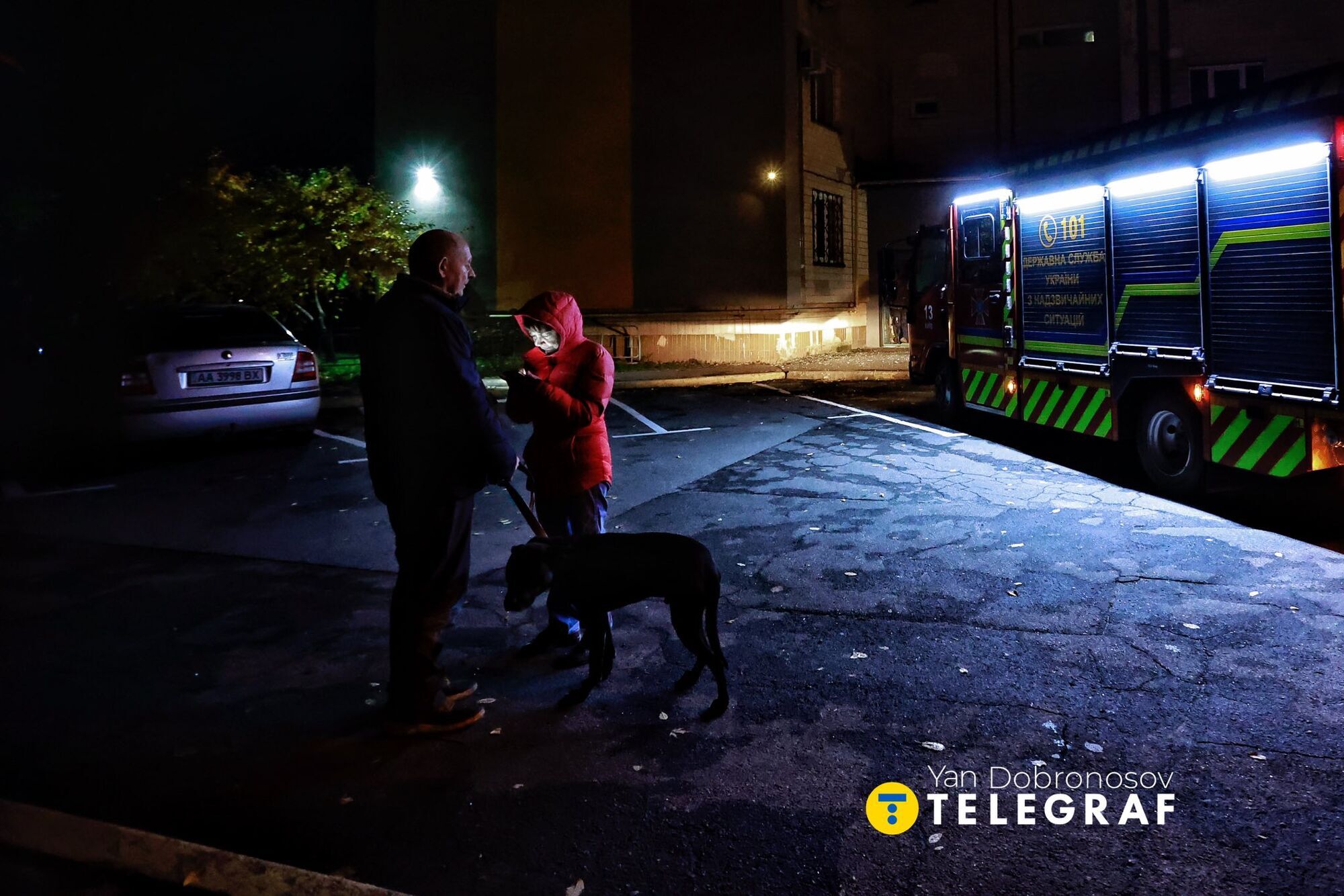 В стене дыра, есть раненые: в Киеве жилой дом пострадал от ударов армии России. Фото и видео