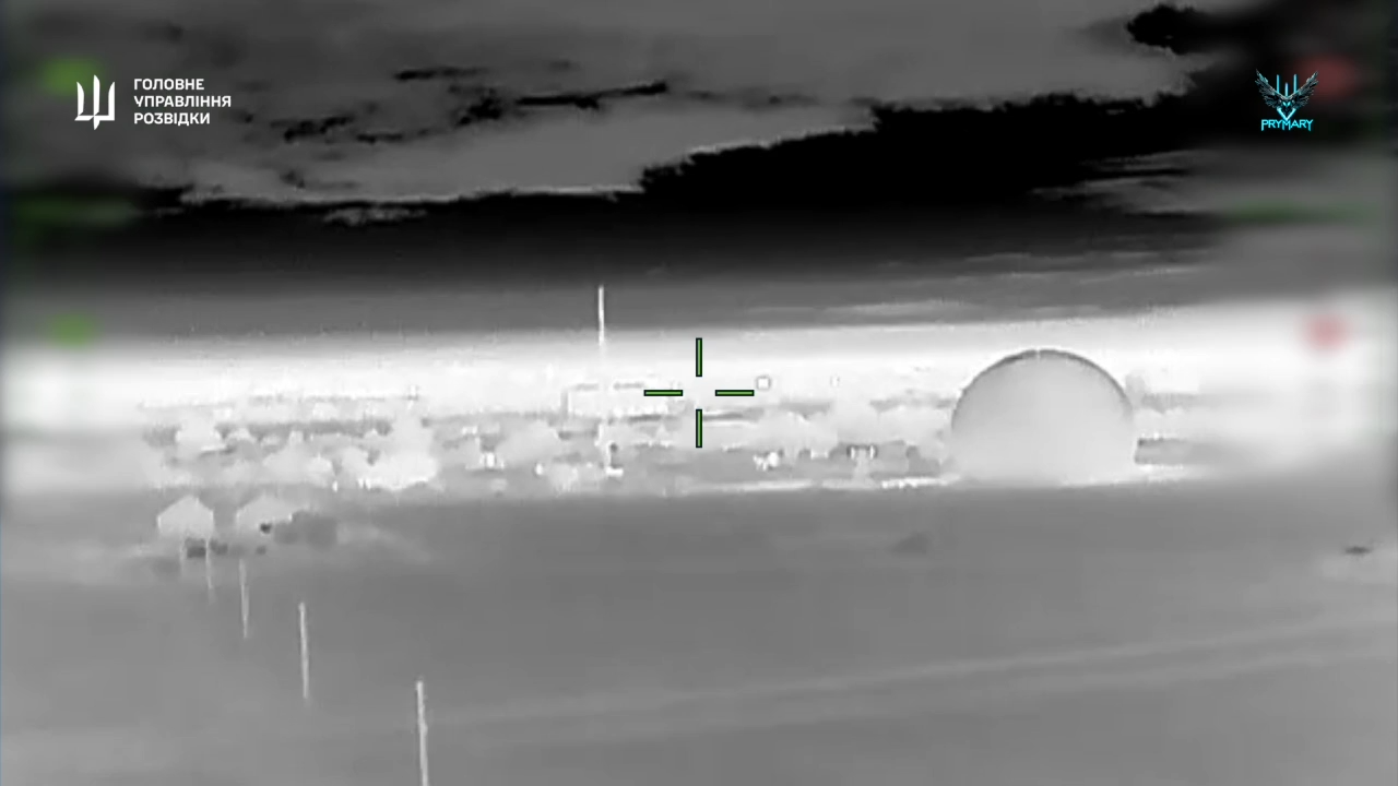 Дроны "Призраков" ГУР поразили три РЛС и десантный катер оккупантов в Крыму. Видео