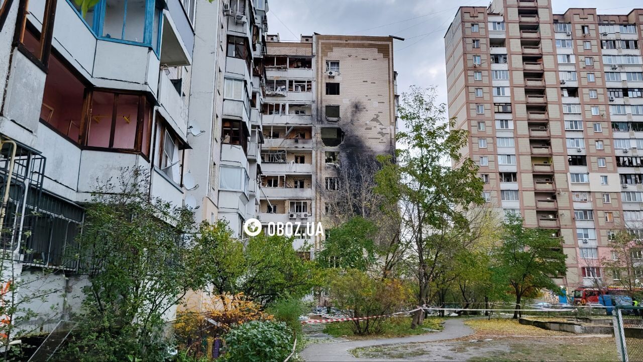 Діри у стінах і провалена підлога: як виглядають будинки у Києві після прильотів БПЛА. Ексклюзивні фото та відео