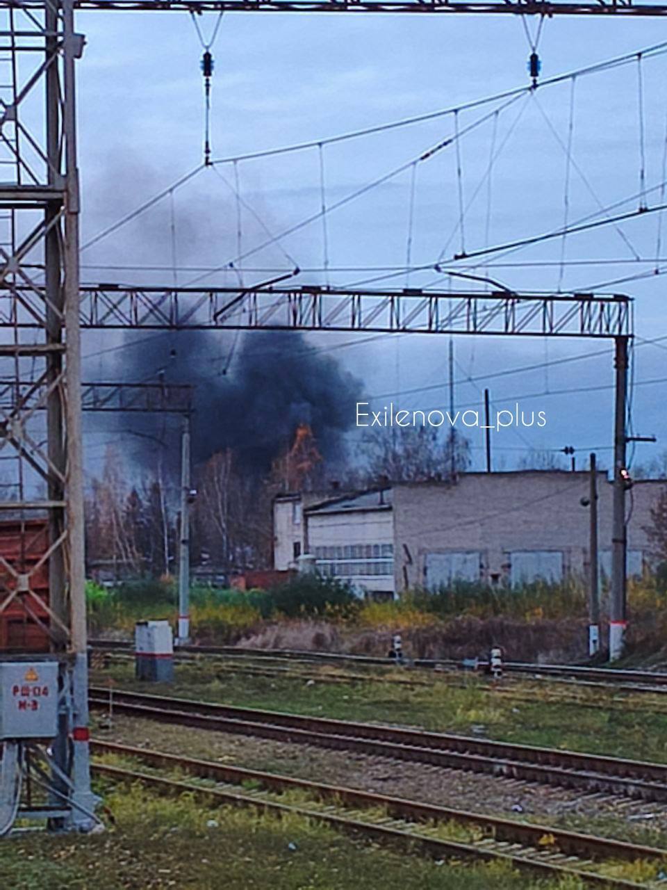 Москву атакували дрони: люди скаржаться на вибухи, солдати з кулеметами охороняють Кремль. Фото, відео