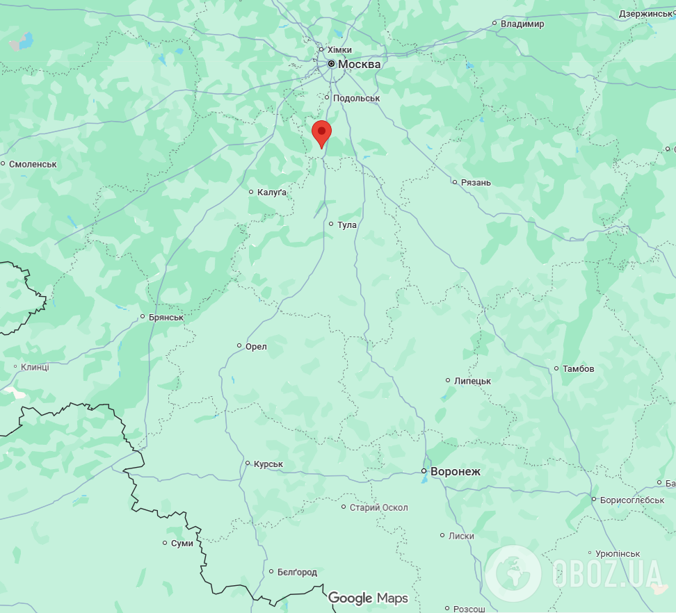 Москву атакували дрони: люди скаржаться на вибухи, солдати з кулеметами охороняють Кремль. Фото, відео