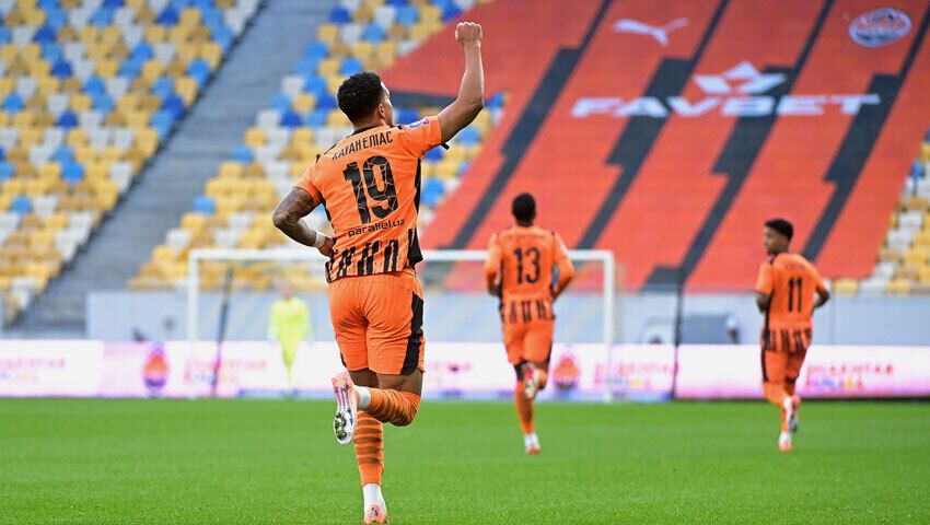 В Украинской Премьер-лиге революция! Впервые за 32 года её должны выиграть не "Динамо" и не "Шахтёр". Доказываем почему