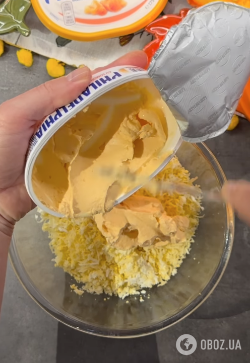 Новогодняя закуска из сыра и вареных яиц за 5 минут: самый простой рецепт