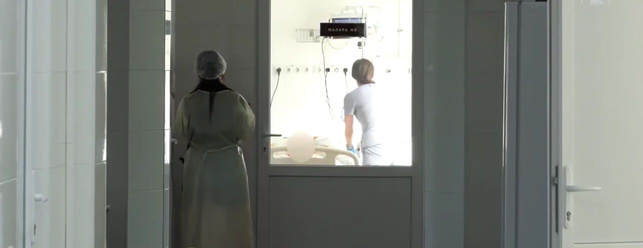 В Івано-Франківську велосипедист збив дитину на пішохідній вулиці: 6-річний хлопчик отримав тяжкі травми. Відео