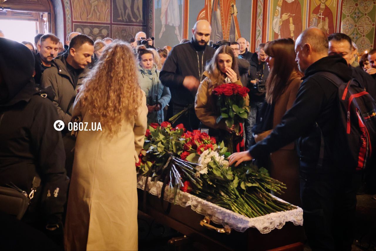 Їх вбила Росія: у Києві попрощалися з журналісткою телеканалу Freedom і оператором, які загинули внаслідок атаки дрона в Краматорську