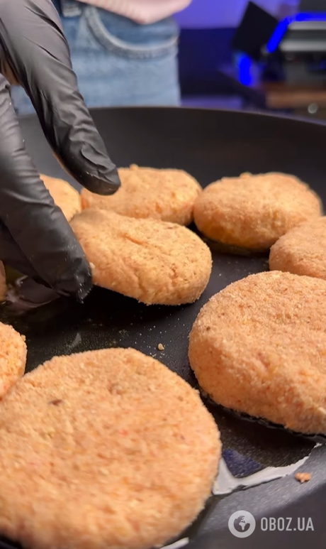 Як приготувати смачні котлети з крабових паличок: чудово підходять для обіду