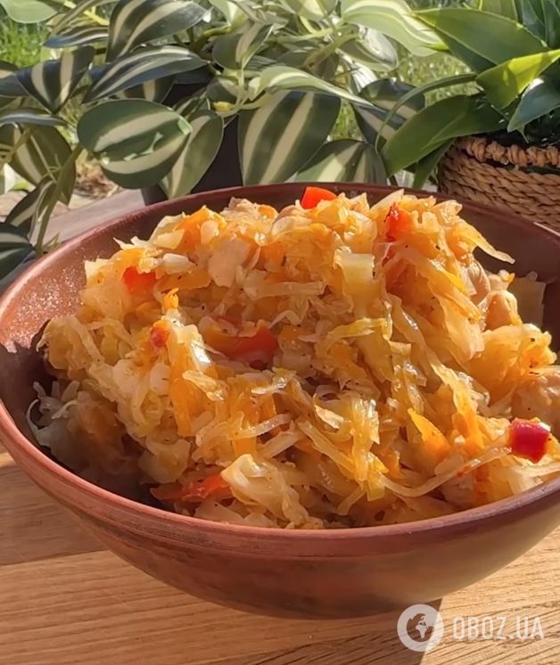 Как вкусно приготовить тушеную капусту: делимся легким рецептом бюджетного блюда