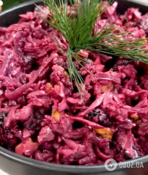 Салат із буряка з чорносливом і горішками: найпростіший рецепт смачної страви