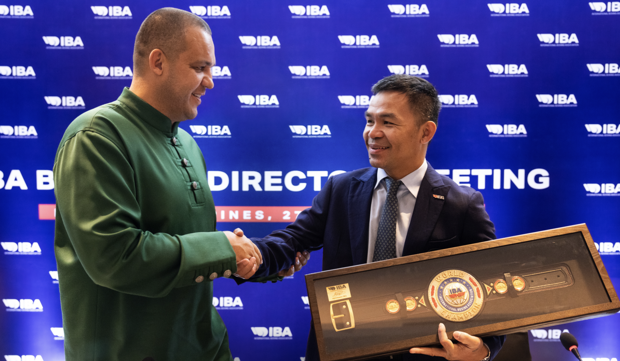 Зашквар дня: легенда боксу почав працювати на росіян, які "ведуть до миру та "Золотої ери"