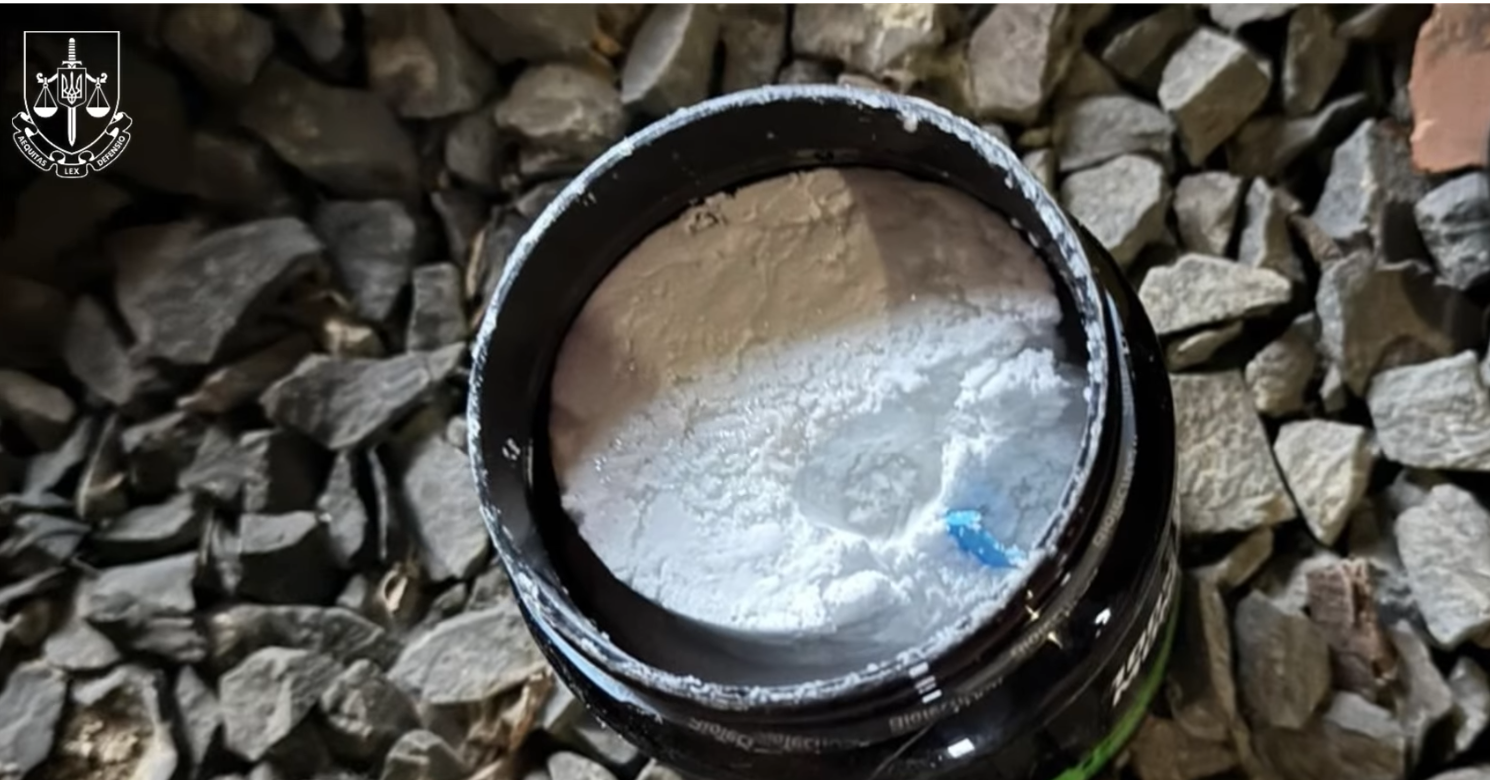 Затримано 12 осіб: на Закарпатті викрили банду, яка продавала наркотики та перевозила ухилянтів до Румунії. Фото і відео