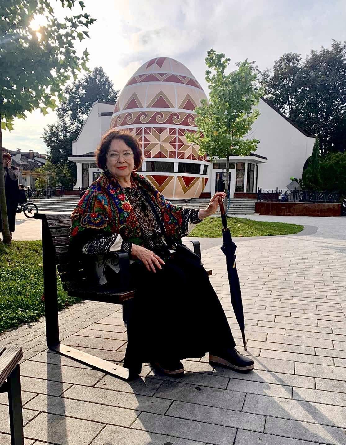 Народну артистку виставили за двері театру після 32 років роботи: у чому причина та яка відплата наздогнала її кривдника