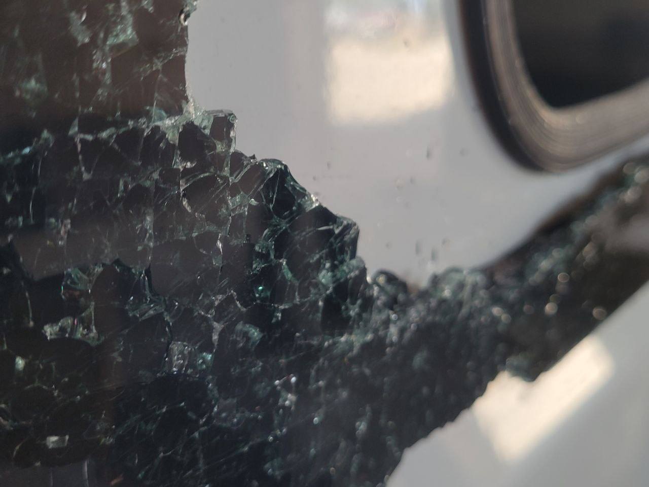 На Черниговщине российские военные атаковали энергетиков во время восстановительных работ: есть повреждения. Фото