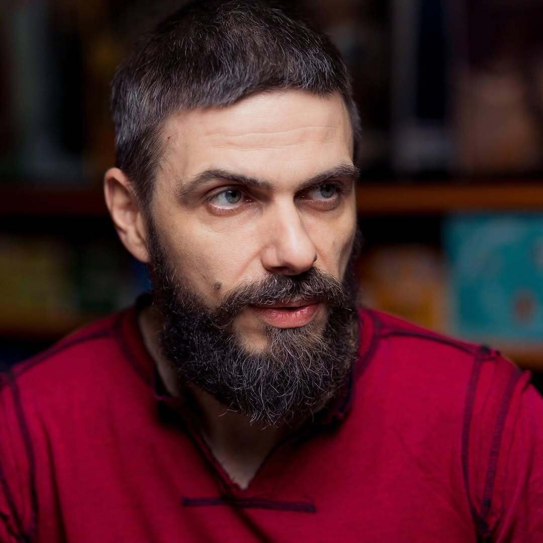 Письменник і колишній речник Міноборони Ілларіон Павлюк висловився про свій оптимістичний прогноз щодо закінчення війни