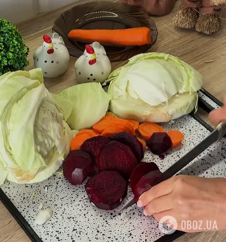 Обов'язково приготуйте цієї осені: смачна капуста "Пелюстка" з морквою та буряком