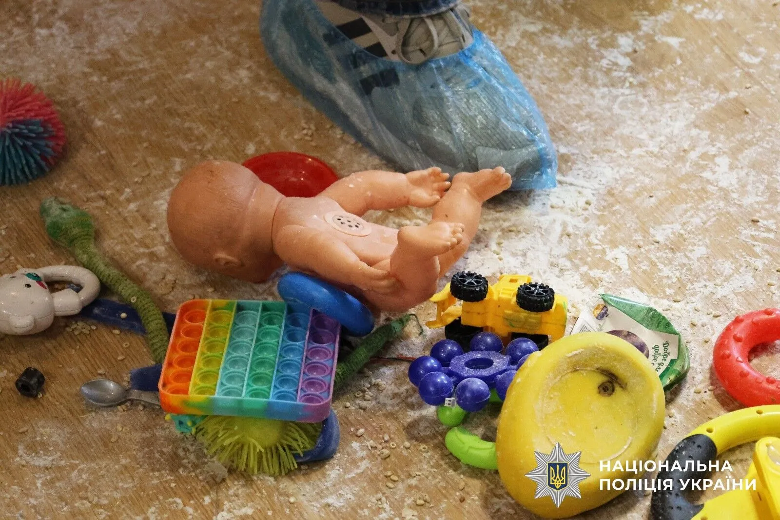 Мати залишила самих в квартирі на півдоби: у Миколаєві загинули чотирирічний хлопчик і трирічна дівчинка. Фото