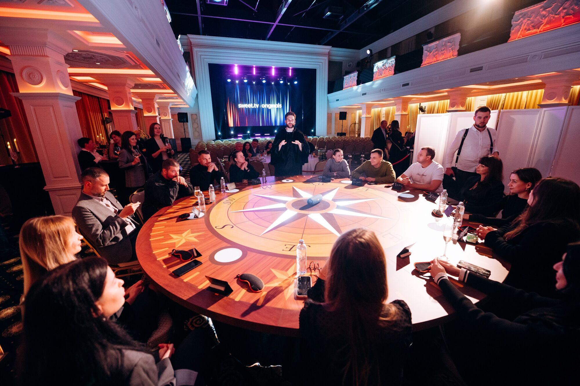 Інтриги, міфологія та гра на довіру: у Києві відбувся допремʼєрний показ всесвітньовідомого шоу "Зрадники"