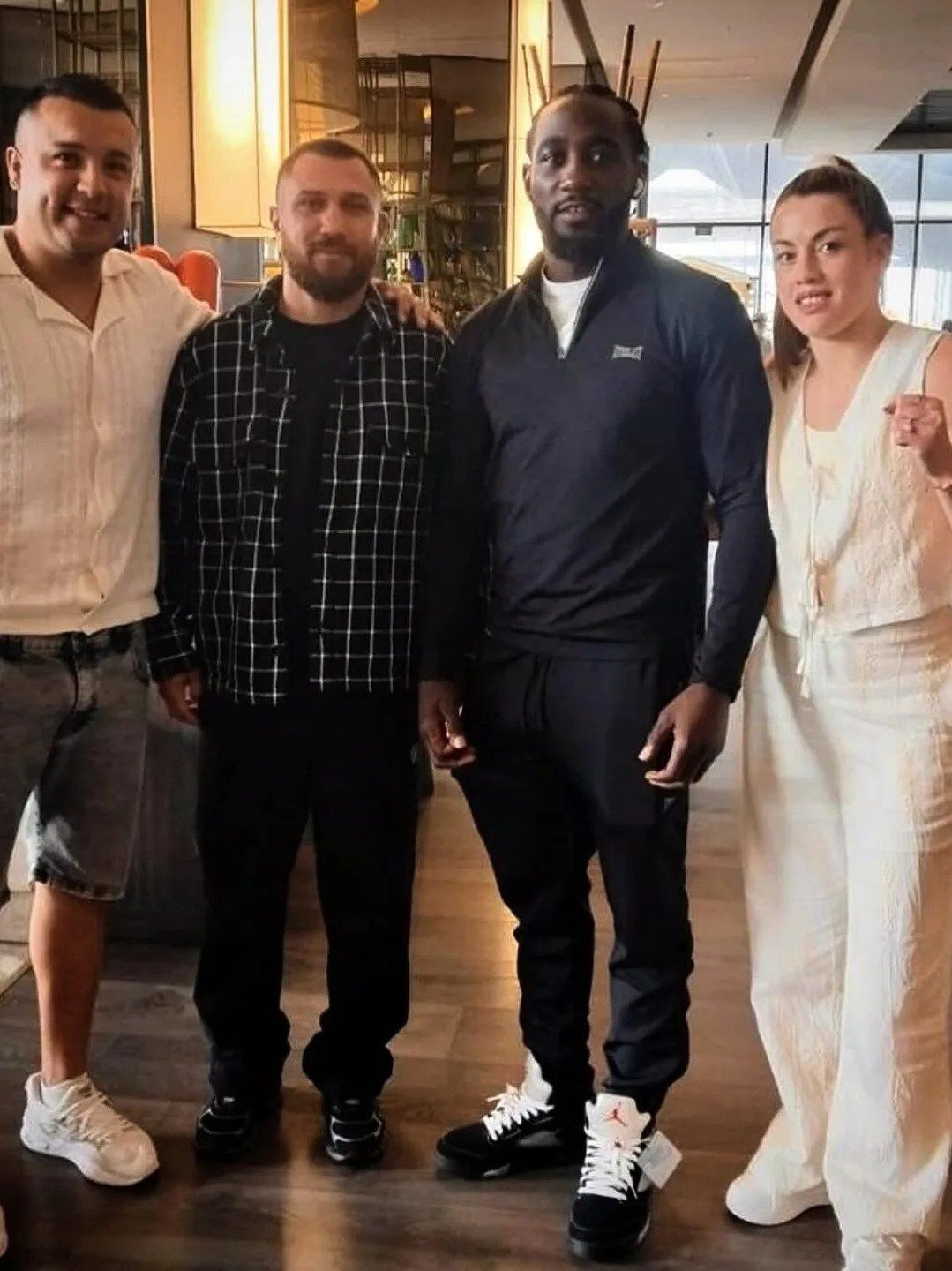 "Вже більше на попа стає схожий". Ломаченко вразив зовнішнім виглядом на щорічній конференції WBO. Фотофакт