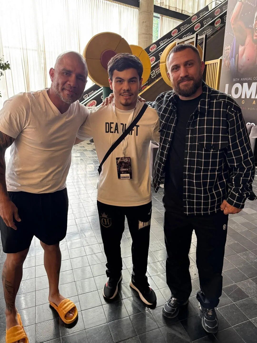 "Вже більше на попа стає схожий". Ломаченко вразив зовнішнім виглядом на щорічній конференції WBO. Фотофакт