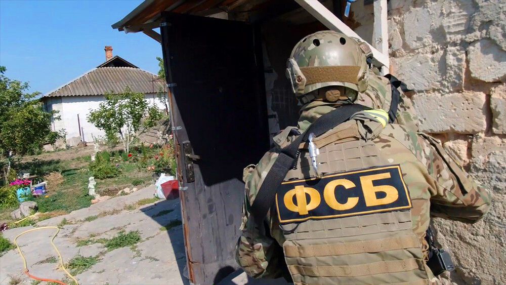 Год назад в оккупированном Крыму ФСБ похитила Саху Мангуби: причины и место ее удержания до сих пор не известны