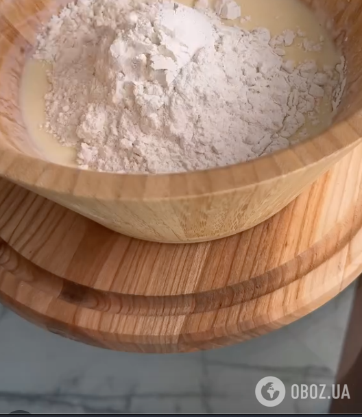 Смачний заливний пиріг із цибулею та вареними яйцями: найпростіший рецепт альтернативи хлібу